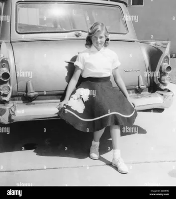 Sapatos de sela e saias de poodle