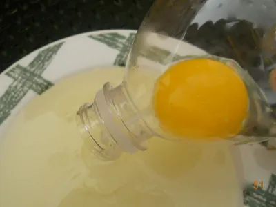 Użyj Butelki do Oddzielania Żółtek od Białek
