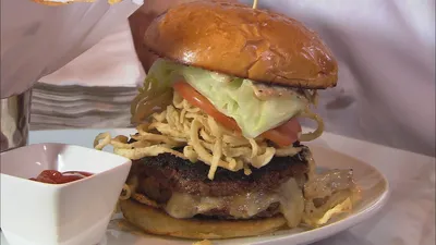 Burger altissimo e succoso